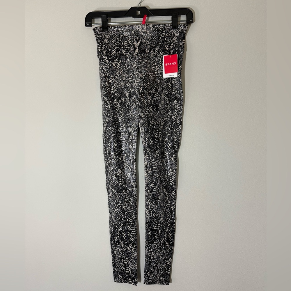 NWT Spanx Faux Leather Grey Snake Shine Leggings